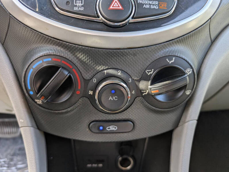 2013 Hyundai Accent GLS