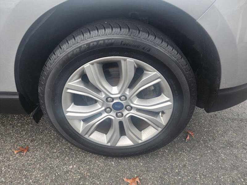 2022 Ford Edge Titanium