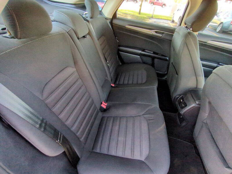 2017 Ford Fusion Hybrid SE