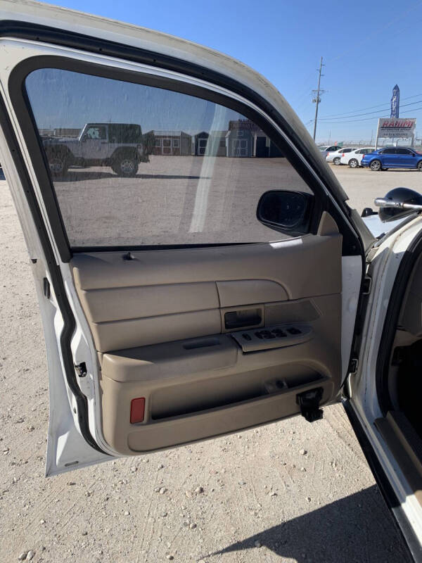 2004 Ford Crown Victoria Police Interceptor