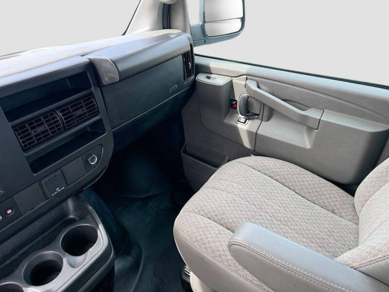 2023 Chevrolet Express 2500