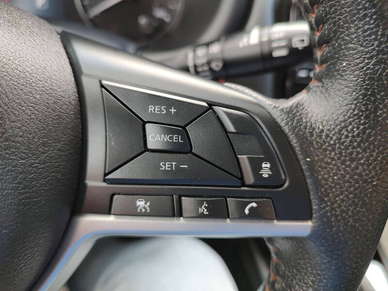 2021 Nissan Kicks SR
