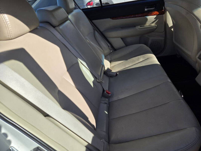 2011 Subaru Legacy 3.6R Limited