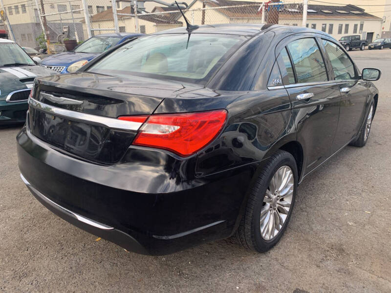 2012 Chrysler 200 Limited