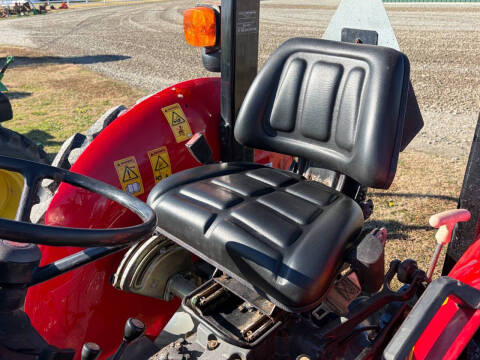 2010 Massey Ferguson 2605