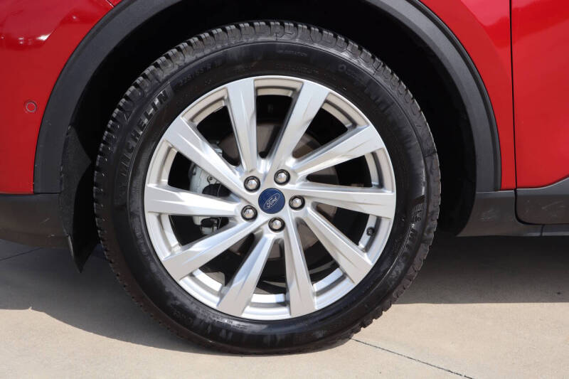 2022 Ford Escape Titanium