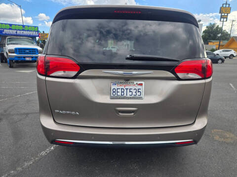 2018 Chrysler Pacifica Touring L Plus