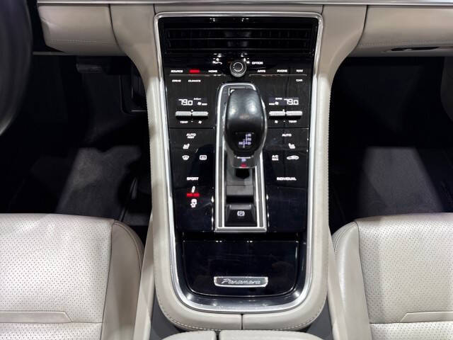 2017 Porsche Panamera