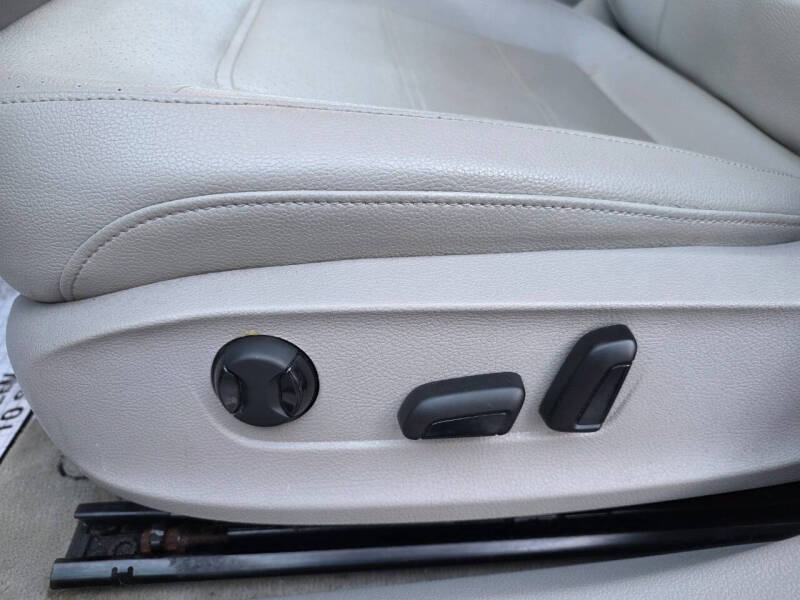 2012 Volkswagen Passat SE PZEV