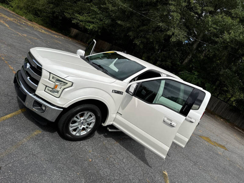 2016 Ford F-150 Lariat photo 30