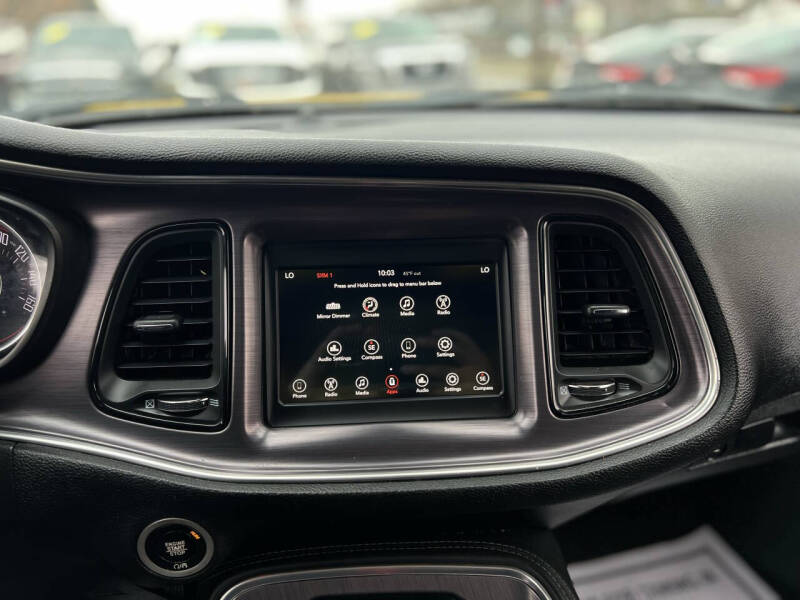 2017 Dodge Challenger SXT