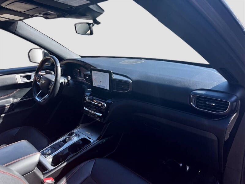 2022 Ford Explorer ST-Line