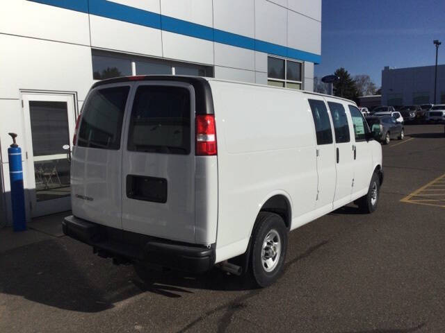 2025 Chevrolet Express 3500