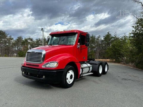 2006 Freightliner Columbia 120