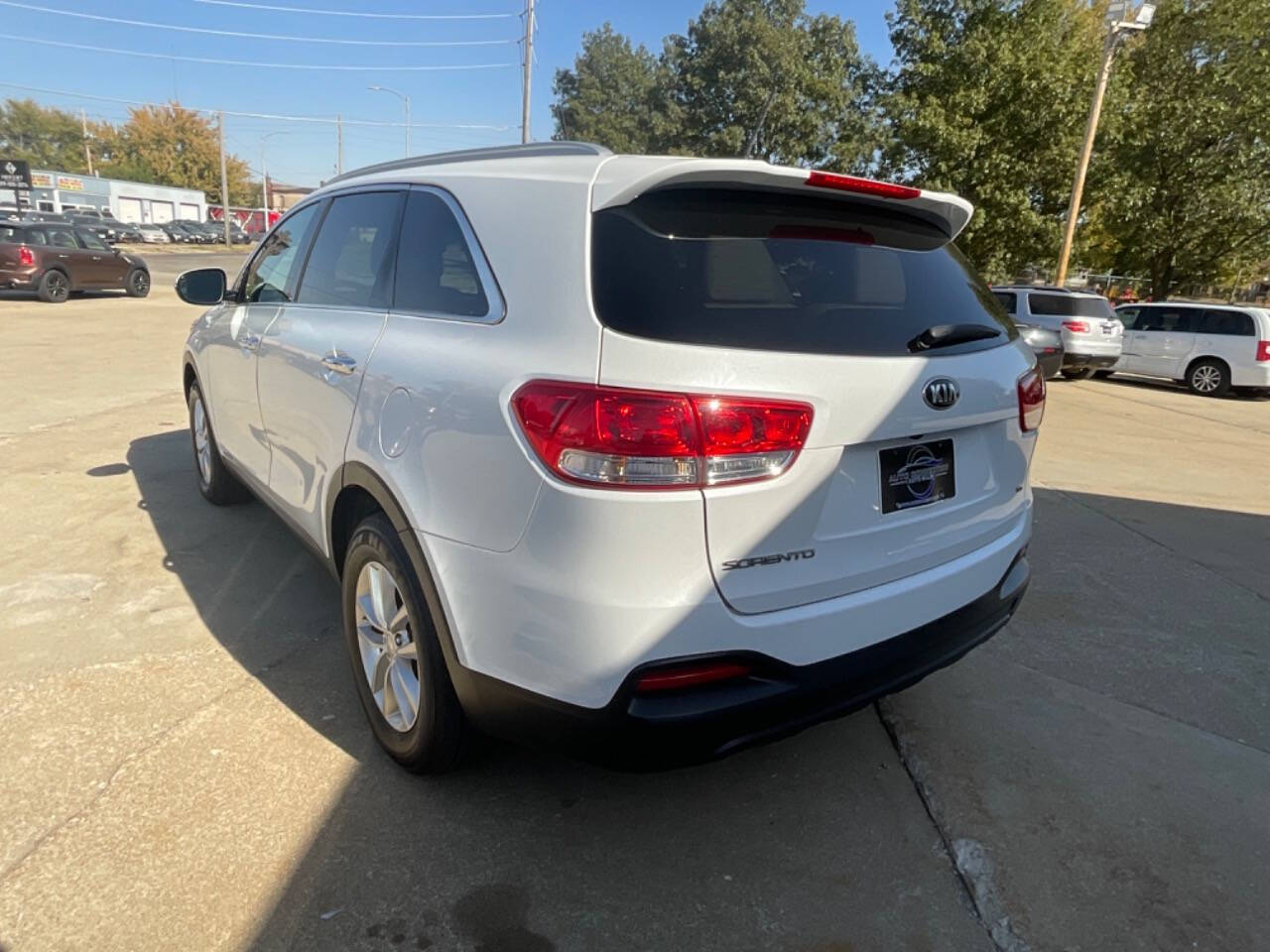 2016 Kia Sorento for sale at Auto Connection in Waterloo, IA