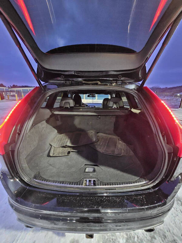 2015 Volvo XC60 T6 R-Design Premier Plus