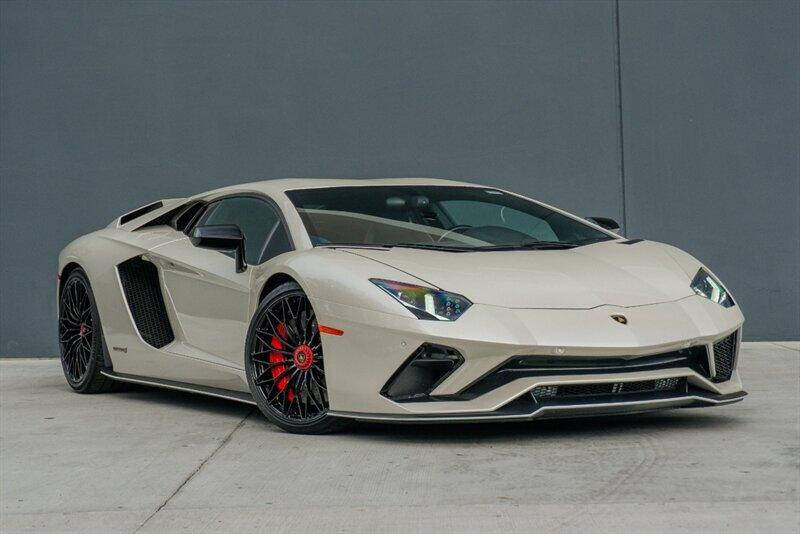 2017 Lamborghini Aventador LP 740-4 S
