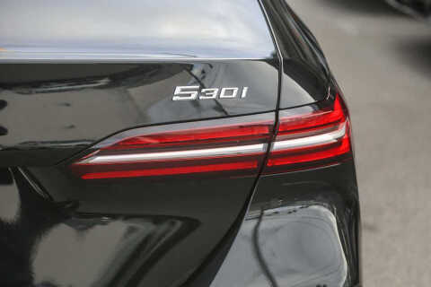 2025 BMW 5 Series 530i
