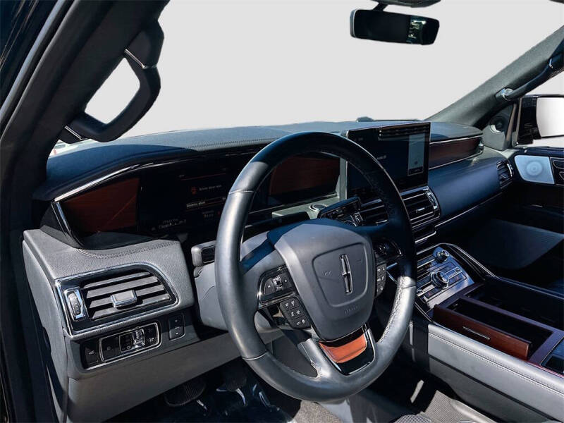 2023 Lincoln Navigator L Reserve