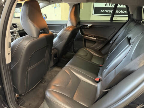 2016 Volvo V60 Cross Country T5