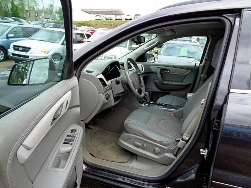 2017 Chevrolet Traverse LT