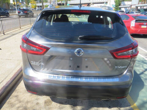 2021 Nissan Rogue Sport SV