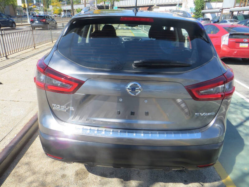 2021 Nissan Rogue Sport SV