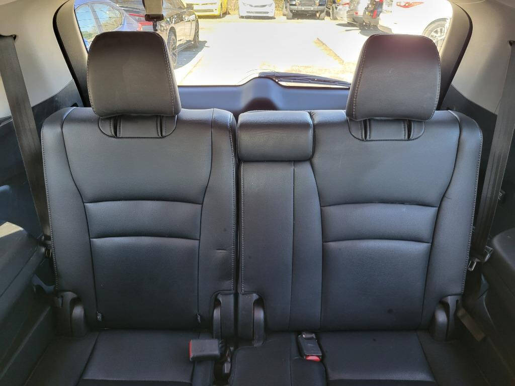 2016 Honda Pilot for sale at DAGO'S AUTO SALES LLC in Dalton, GA