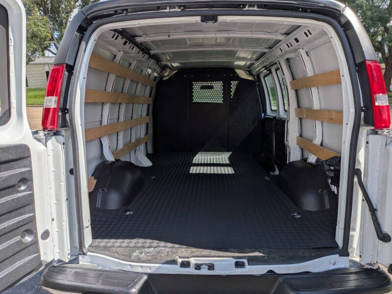2025 Chevrolet Express 2500