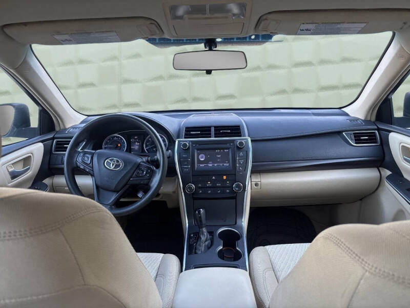 2016 Toyota Camry LE
