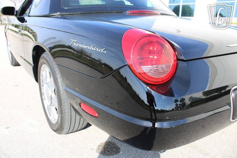 2005 Ford Thunderbird Deluxe