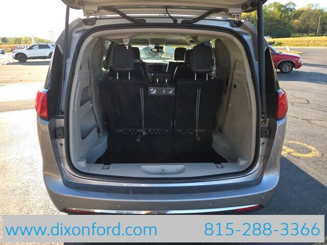 2017 Chrysler Pacifica Touring-L Plus