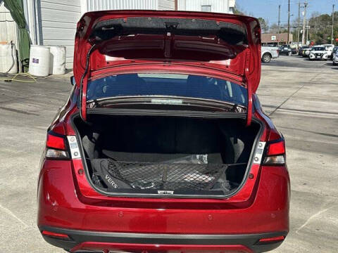 2025 Nissan Versa SR