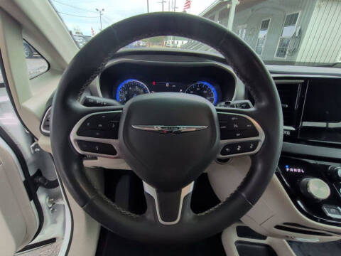 2022 Chrysler Pacifica Touring L