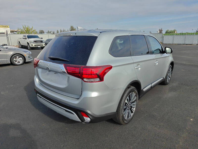 2020 Mitsubishi Outlander ES