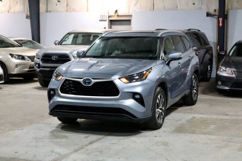 2022 Toyota Highlander Hybrid XLE