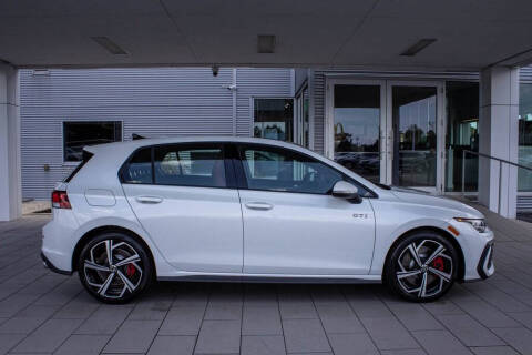 2025 Volkswagen Golf GTI SE