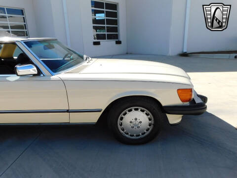 1987 Mercedes-Benz 560-Class 560 SL