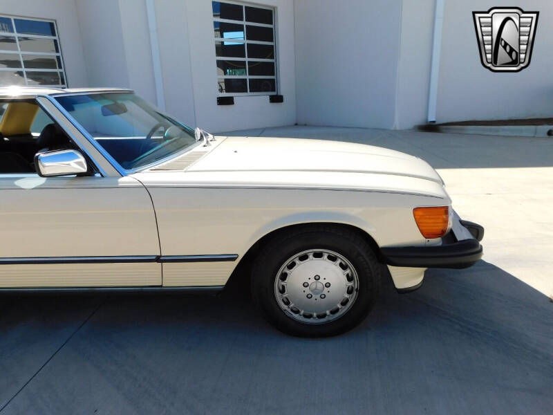 1987 Mercedes-Benz 560-Class 560 SL