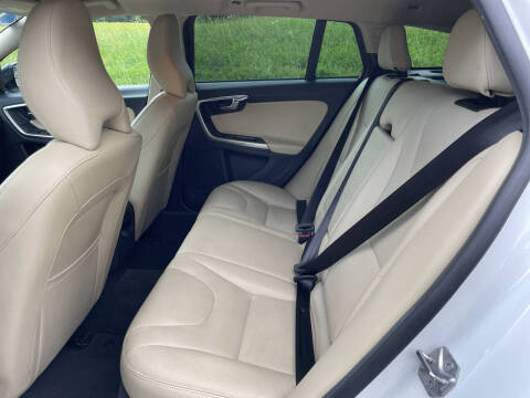 2017 Volvo V60 Cross Country T5 Premier