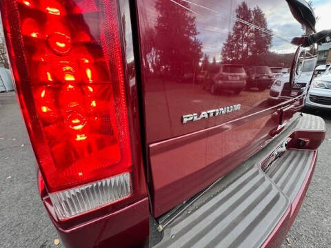 2004 Cadillac Escalade ESV Platinum Edition