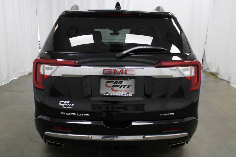 2023 GMC Acadia Denali