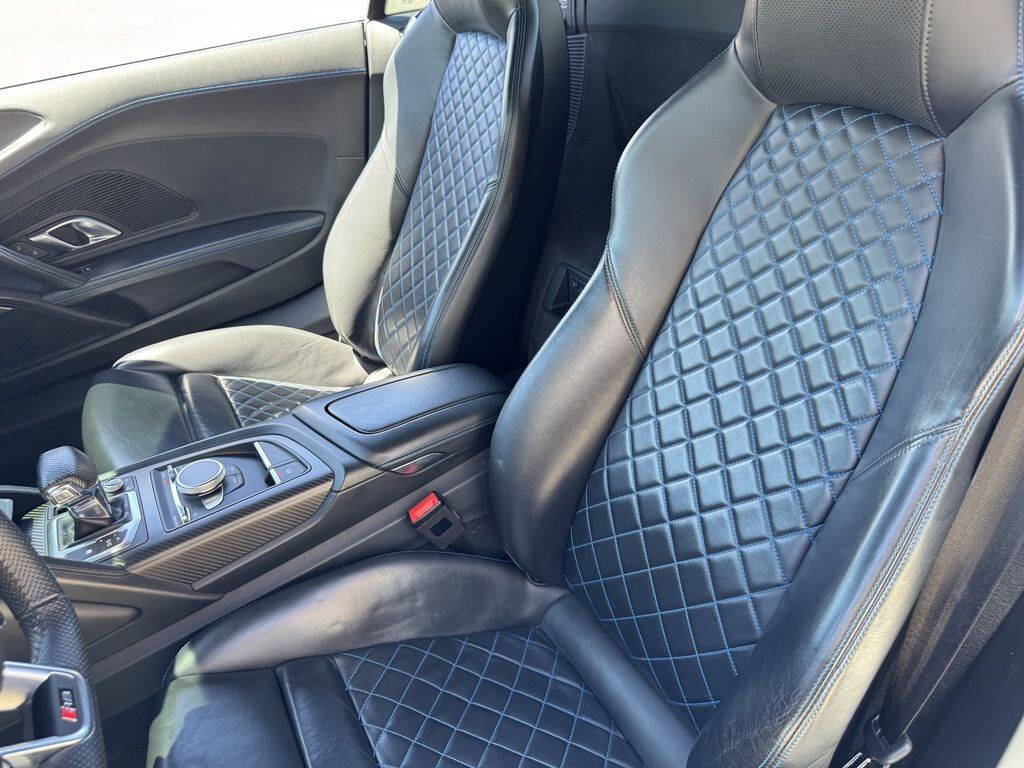 2017 Audi R8 16