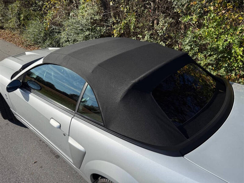 2004 Ford Mustang SVT Cobra