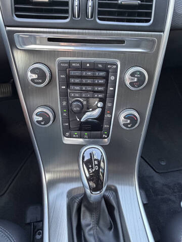 2016 Volvo XC60 T5 Drive-E Premier