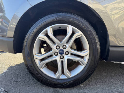 2017 Ford Edge Titanium