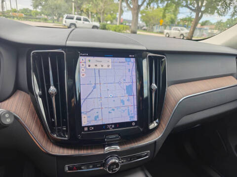 2022 Volvo XC60 B5 Momentum