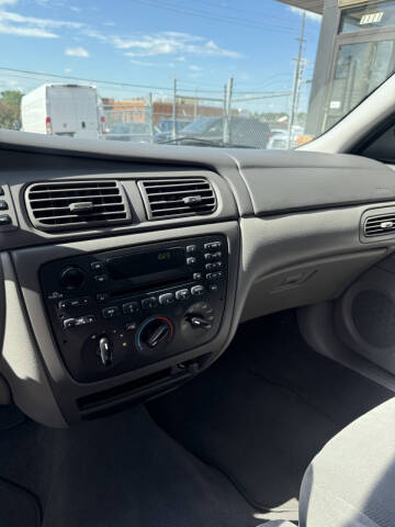 2005 Ford Taurus SE