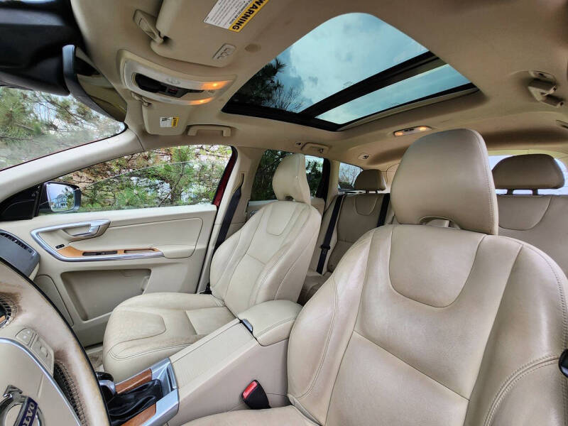 2015 Volvo XC60 T5 Drive-E Premier