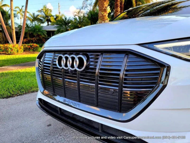 2021 Audi e-tron quattro Premium Plus